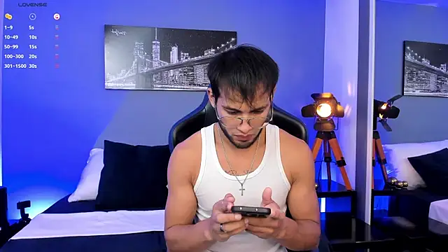 Max Conor1 online show from 05.11.26