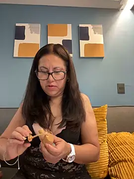 MirandaLatinaLovely online show from 09.18.25