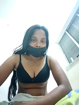 Snapshot of Olivia0879 chatting on 02.19.25 Olivia0879 online show from 02.19.25