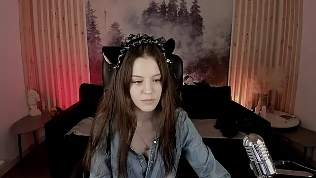 Snapshot of MilaStoyne chatting on 02.12.25 MilaStoyne online show from 02.12.25