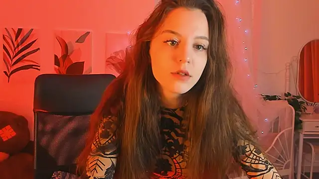 Snapshot of MilaStoyne chatting on 02.21.25 MilaStoyne online show from 02.21.25