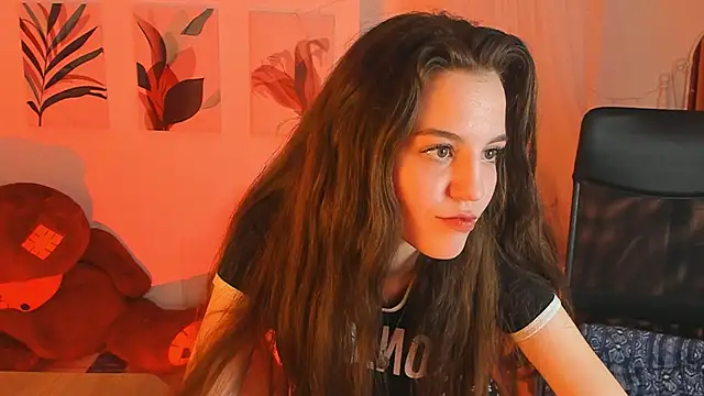 Snapshot of MilaStoyne chatting on 02.23.25 MilaStoyne online show from 02.23.25