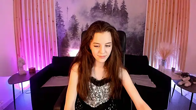 Snapshot of MilaStoyne chatting on 02.24.25 MilaStoyne online show from 02.24.25