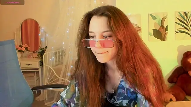 Snapshot of MilaStoyne chatting on 03.03.25 MilaStoyne online show from 03.03.25