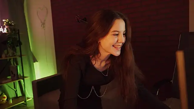 Snapshot of MilaStoyne chatting on 03.12.25 MilaStoyne online show from 03.12.25