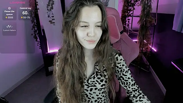 MilaStoyne online show from 10.07.25