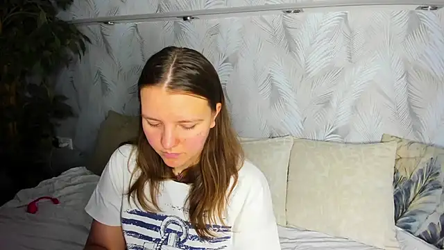 Snapshot of Jenny_Jimmy chatting on 06.06.26 Jenny Jimmy online show from 06.06.26