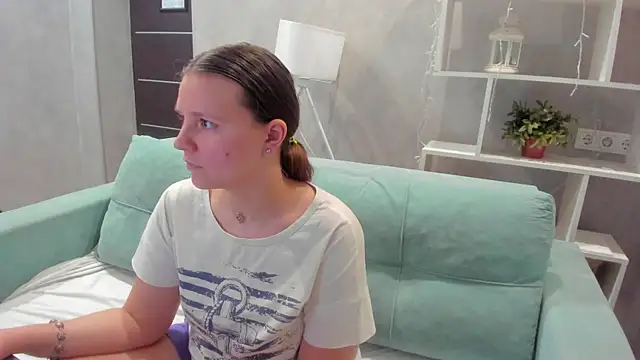 Snapshot of Jenny_Jimmy chatting on 06.08.26 Jenny Jimmy online show from 06.08.26
