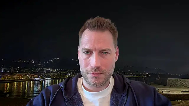 Snapshot of Christian87xxx chatting on 02.04.25 Christian87xxx online show from 02.04.25