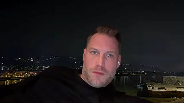 Snapshot of Christian87xxx chatting on 02.05.25 Christian87xxx online show from 02.05.25