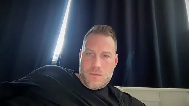 Snapshot of Christian87xxx chatting on 03.09.25 Christian87xxx online show from 03.09.25