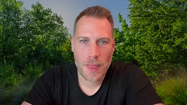 Snapshot of Christian87xxx chatting on 09.12.25 Christian87xxx online show from 09.12.25