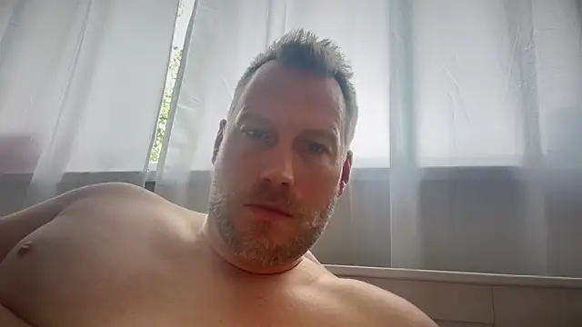 Snapshot of Christian87xxx chatting on 09.20.25 Christian87xxx online show from 09.20.25