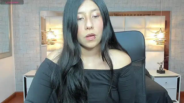 Nohemi louse online show from 09.13.25