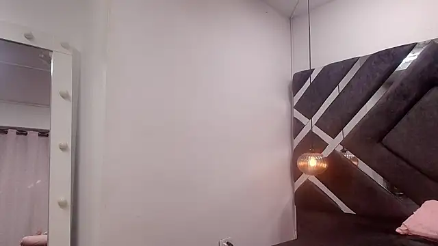 sara lopee1 online show from 09.30.25