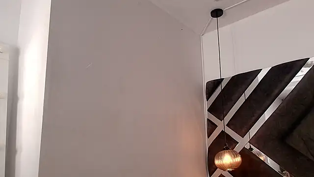 sara lopee1 online show from 10.23.25