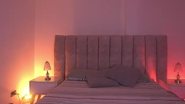 sara lopee1 online show from 11.27.25