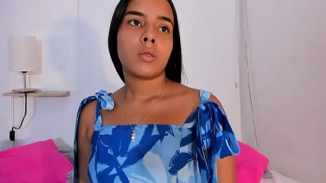 Roxy Stonee online show from 01.07.26