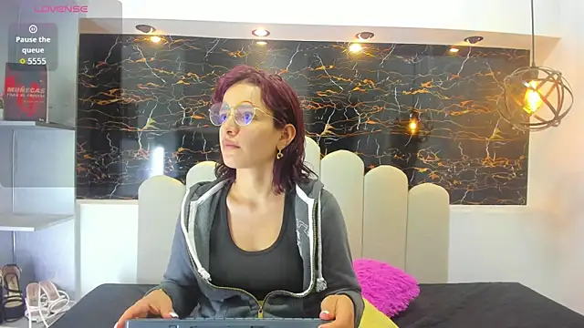 Annyrosee online show from 11.12.25