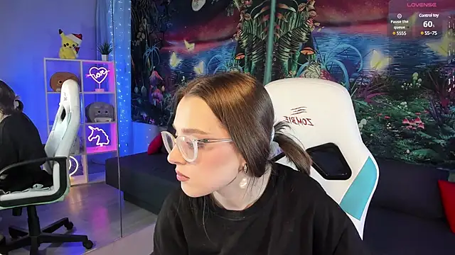 Snapshot of kaisajenner chatting on 01.31.25 kaisajenner online show from 01.31.25