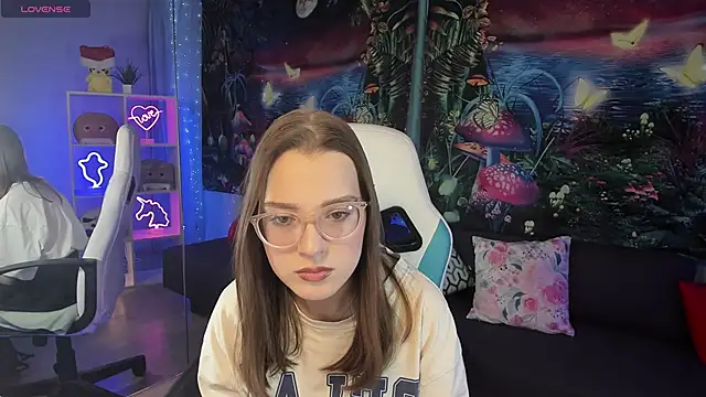 Snapshot of kaisajenner chatting on 02.03.25 kaisajenner online show from 02.03.25