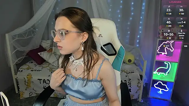 Snapshot of kaisajenner chatting on 02.07.25 kaisajenner online show from 02.07.25