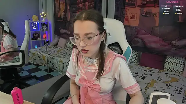 Snapshot of kaisajenner chatting on 02.09.25 kaisajenner online show from 02.09.25