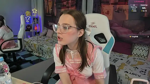 Snapshot of kaisajenner chatting on 02.09.25 kaisajenner online show from 02.09.25