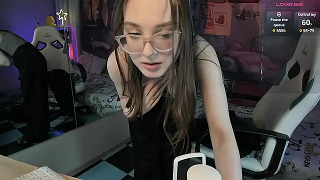 Snapshot of kaisajenner chatting on 02.21.25 kaisajenner online show from 02.21.25