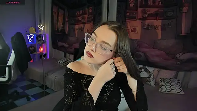 Snapshot of kaisajenner chatting on 03.04.25 kaisajenner online show from 03.04.25