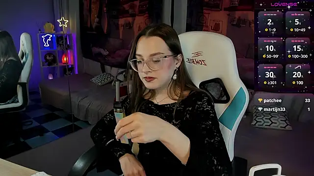 Snapshot of kaisajenner chatting on 03.04.25 kaisajenner online show from 03.04.25