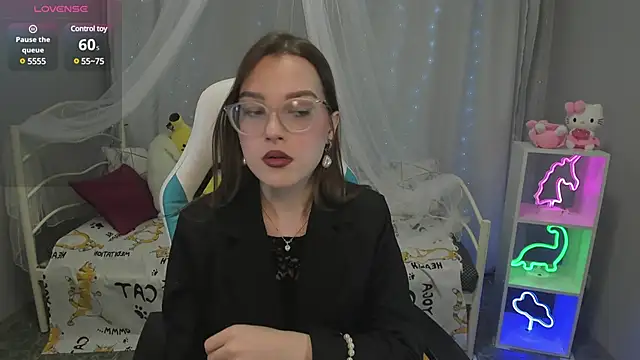 Snapshot of kaisajenner chatting on 03.05.25 kaisajenner online show from 03.05.25