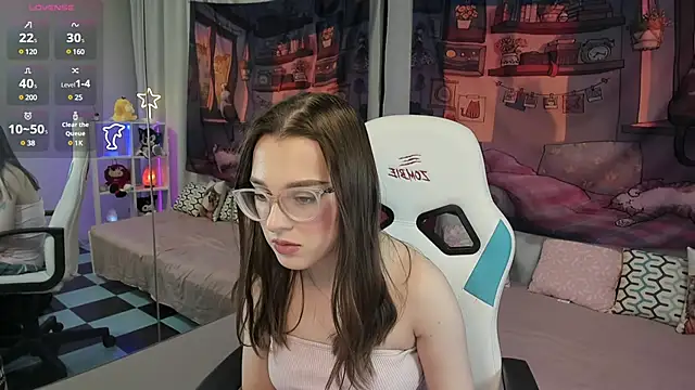 Snapshot of kaisajenner chatting on 03.07.25 kaisajenner online show from 03.07.25