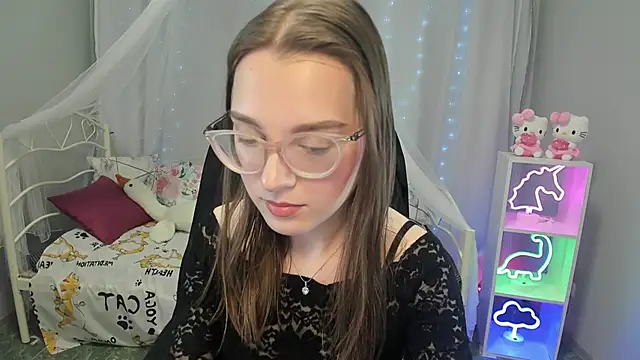 Snapshot of kaisajenner chatting on 03.13.25 kaisajenner online show from 03.13.25