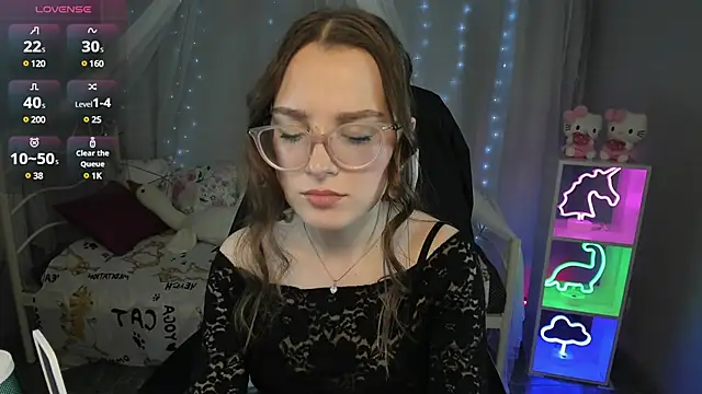 Snapshot of kaisajenner chatting on 03.13.25 kaisajenner online show from 03.13.25