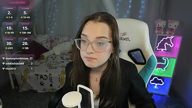 Snapshot of kaisajenner chatting on 03.18.25 kaisajenner online show from 03.18.25