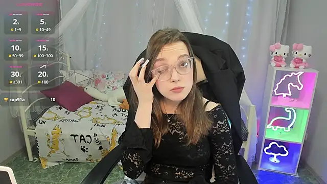 Snapshot of kaisajenner chatting on 03.18.25 kaisajenner online show from 03.18.25