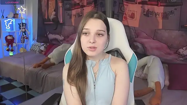 Snapshot of kaisajenner chatting on 10.15.25 kaisajenner online show from 10.15.25