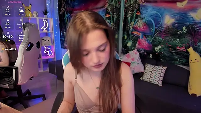 Snapshot of kaisajenner chatting on 11.07.25 kaisajenner online show from 11.07.25