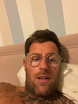 Jamesdeanmcqueen online show from 01.29.25