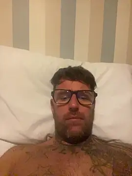 Jamesdeanmcqueen online show from 11.03.25