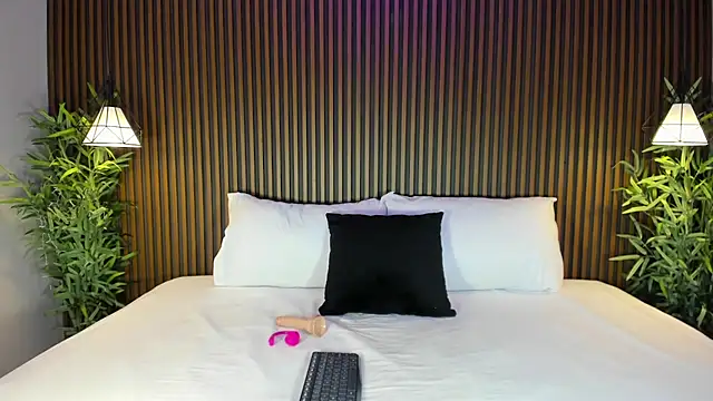 DashaQuinn online show from 03.15.25