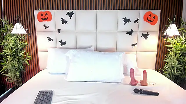 DashaQuinn online show from 10.29.25