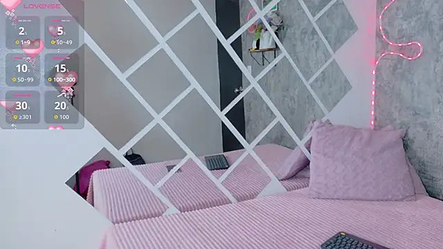 Snapshot of Rachel_new20 chatting on 10.27.25 Rachel new20 online show from 10.27.25