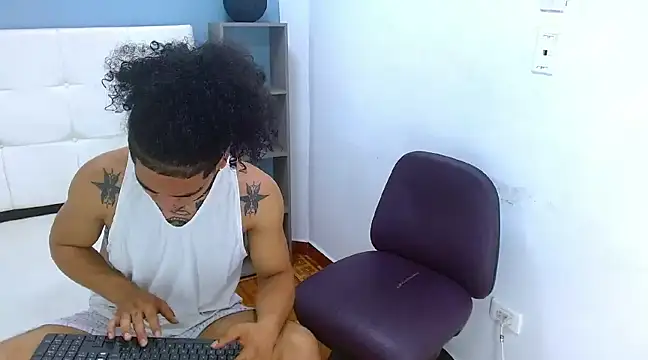Snapshot of LihanJor_23 chatting on 02.16.25 LihanJor 23 online show from 02.16.25