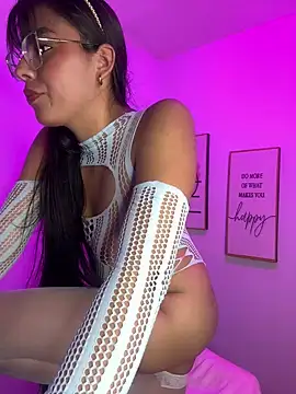 Snapshot of megan_cl chatting on 02.19.25 megan cl online show from 02.19.25