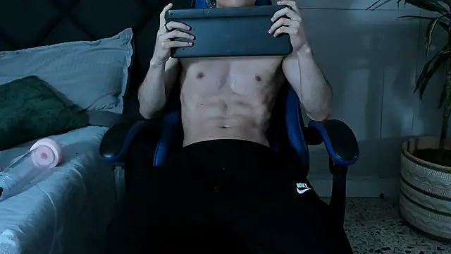 Snapshot of roan_birkin chatting on 03.06.26 roan birkin online show from 03.06.26