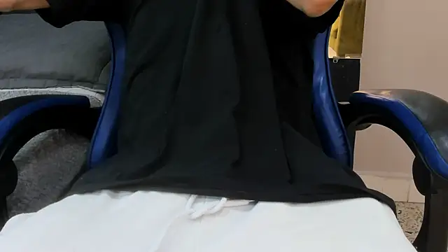 Snapshot of roan_birkin chatting on 03.19.26 roan birkin online show from 03.19.26