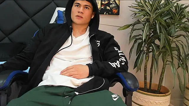 Snapshot of roan_birkin chatting on 04.09.26 roan birkin online show from 04.09.26