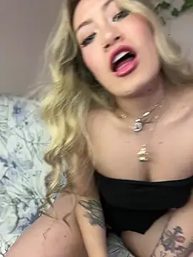 Lally Valencia   online show from 02.22.25